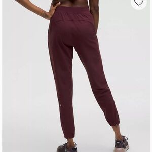 Lululemon high-rise jogger